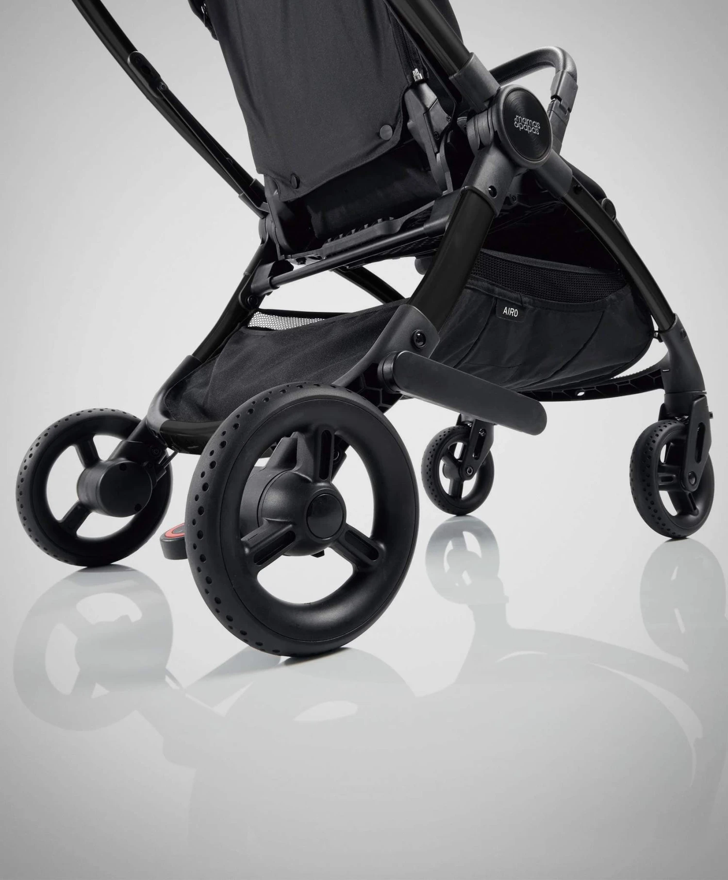 Mamas And Papas Airo Pushchair - Black 5 Mamas And Papas Airo Pushchair - Black - Image 3