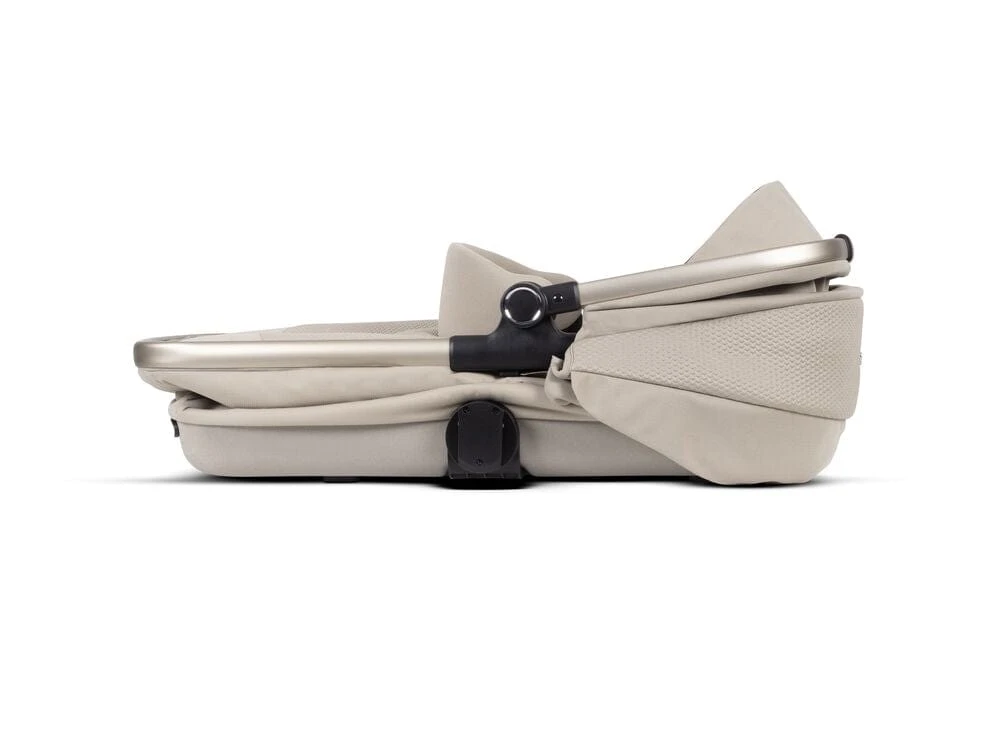 Silver Cross Dune With First Bed Folding Carrycot And Ultimate Pack - Stone 6 Silver Cross Dune With First Bed Folding Carrycot And Ultimate Pack - Stone - Image 4